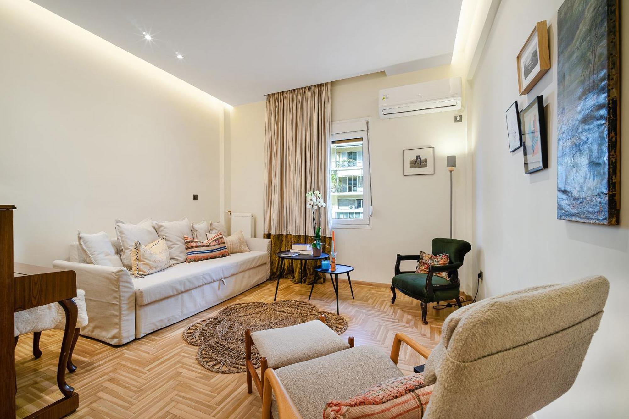 Renovated Kallimarmaro In Historic Center Apartment