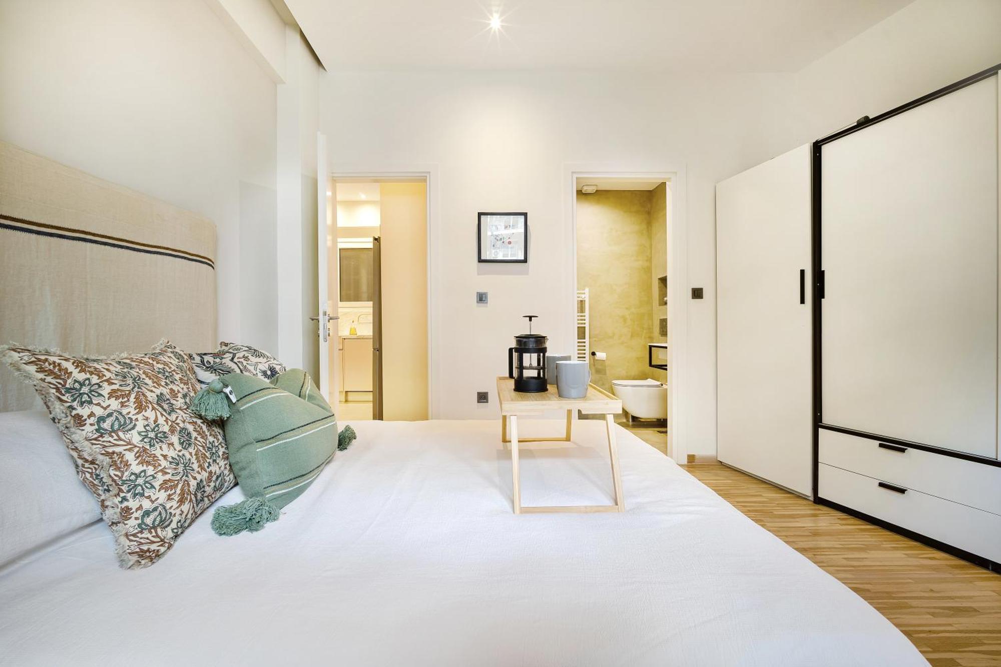 Renovated Kallimarmaro In Historic Center Daire